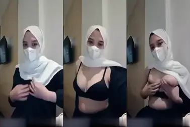 Hijab Camilla Remas Toket Gede Sampe Memek Basah
